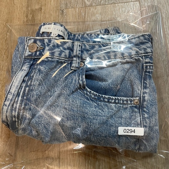 Almost Famous Womens Jeans Size 13 Straight Distressed Acid Wash Juniors Blue - Picture 16 of 16